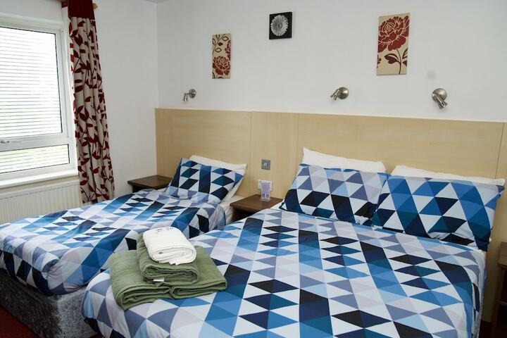 Room 28 of 104