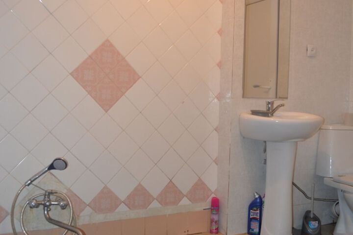 Room 24 of 28