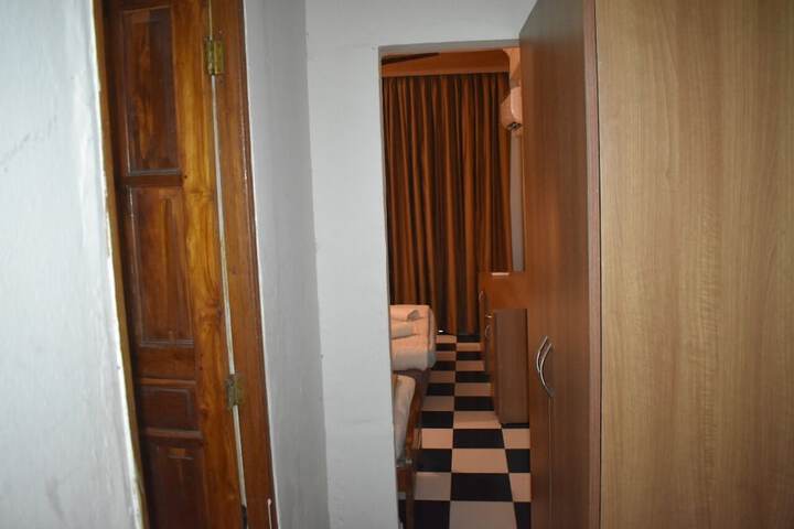 Room 13 of 23