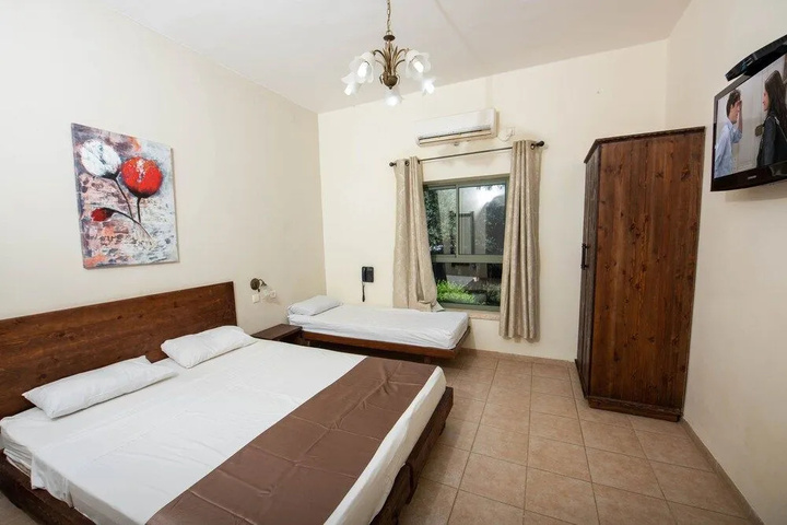 Room 3 of 35