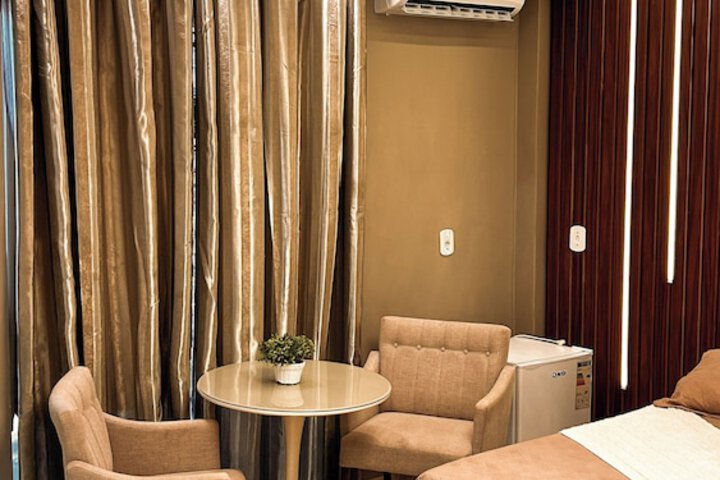 Room 13 of 35