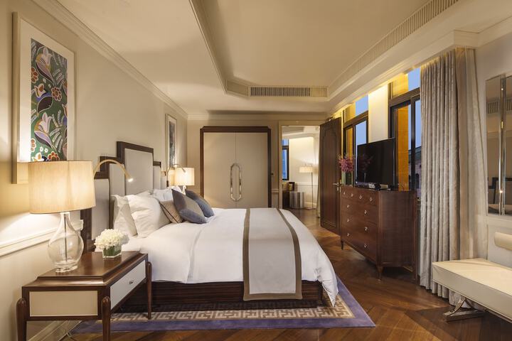 Room 7 of 36