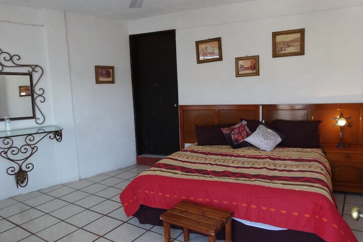 Room 9 of 94