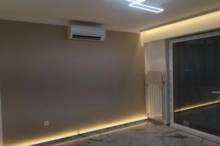 Room 12 of 18