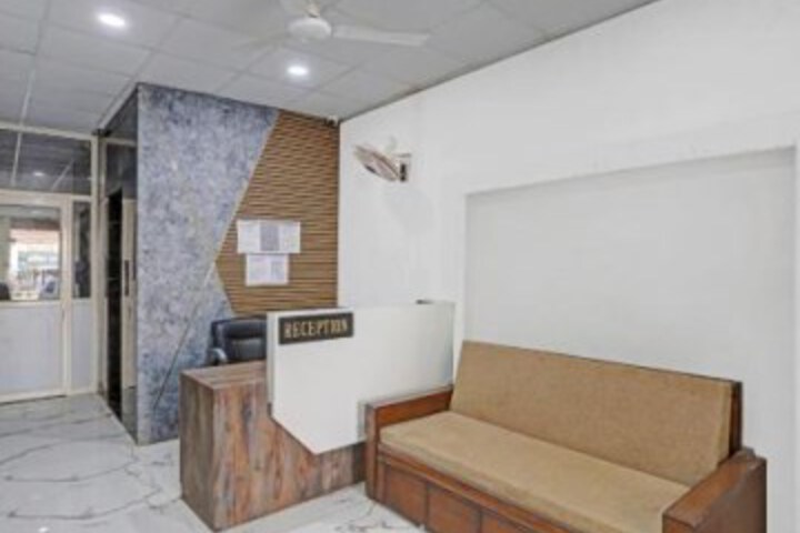 OYO 84370 Hotel Jp Inn