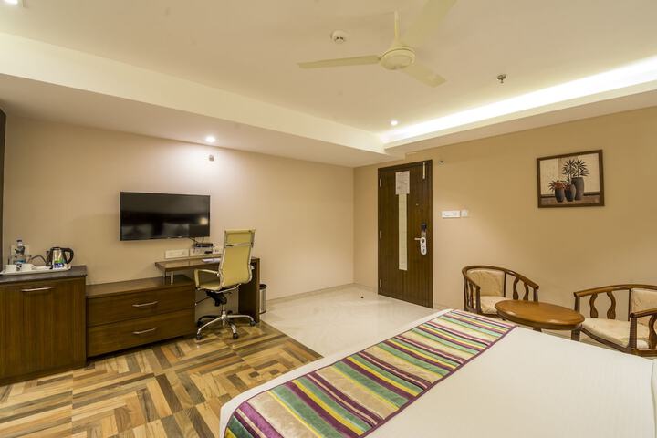 Room 35 of 104