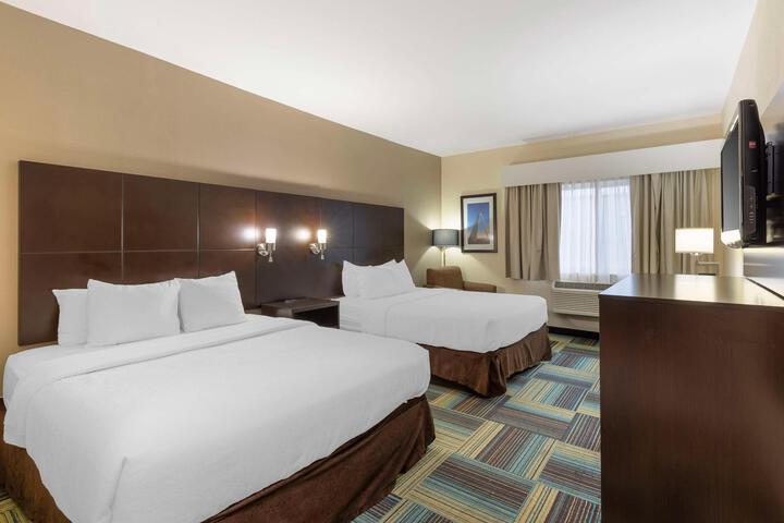 2 Queen Beds WiFi Full Breakfast (8 of 12)