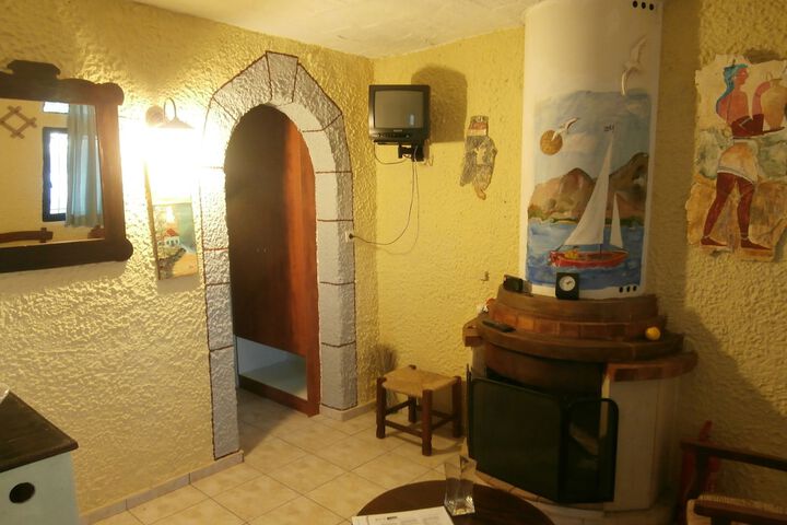Room 26 of 76