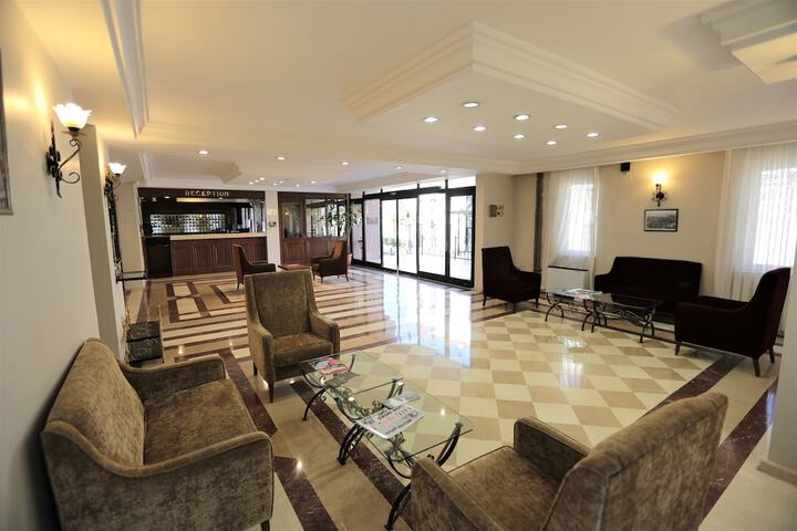 Entrance & Lobby