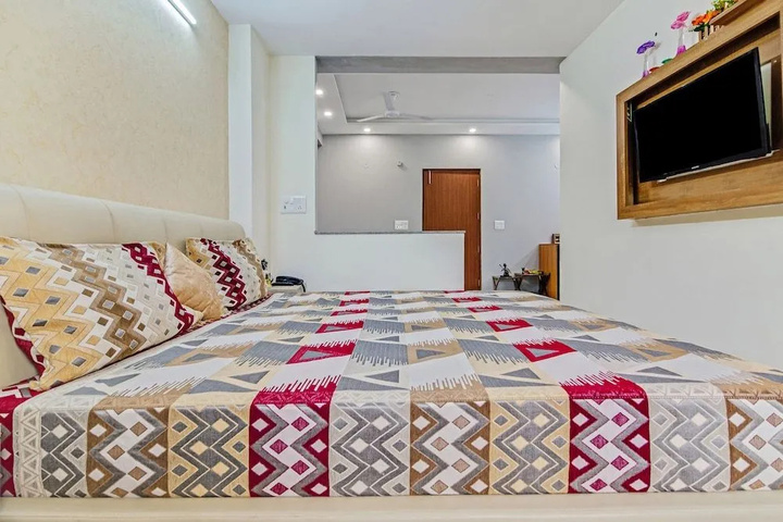 Room 7 of 27