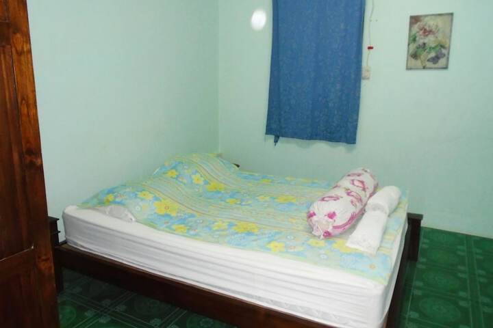 Room 8 of 19
