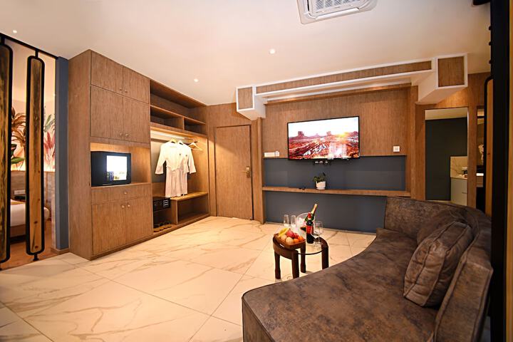 Room 27 of 69