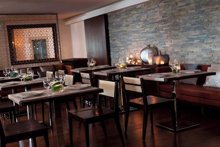 Dining 55 of 103