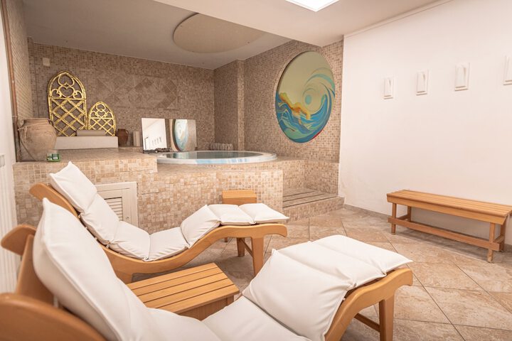 Spa 13 of 38