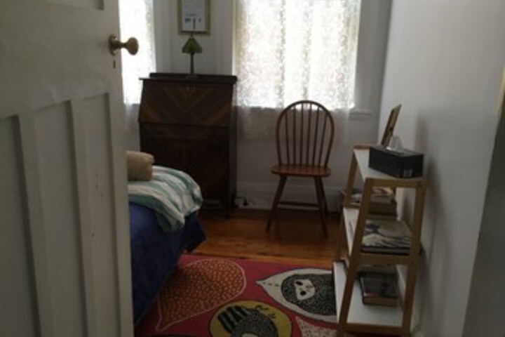Room 100 of 180