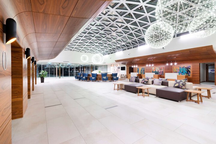 Entrance & Lobby
