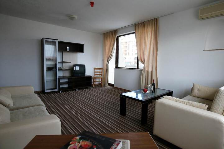Room 14 of 35