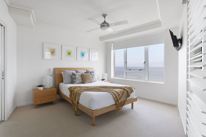 Room 18 of 106