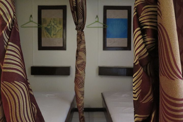 Room 52 of 79