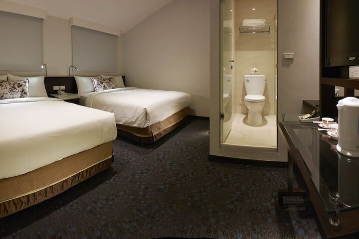 Room 5 of 20