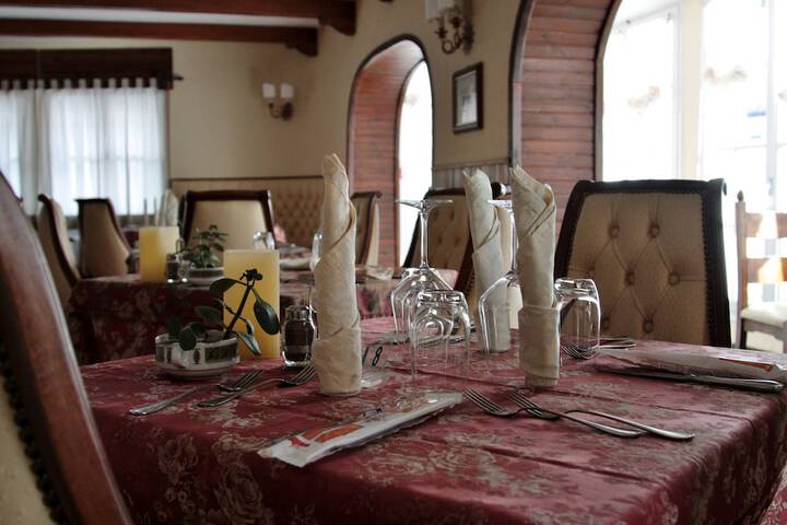 Dining 53 of 82