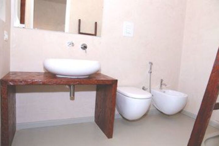 Room 3 of 27