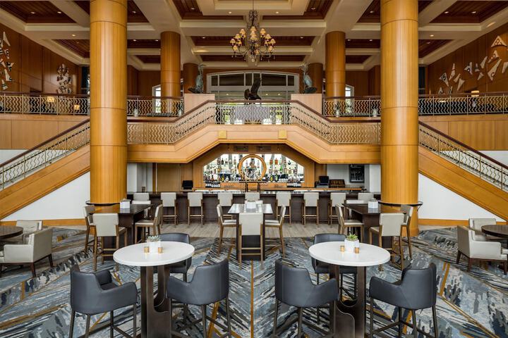 Entrance & Lobby