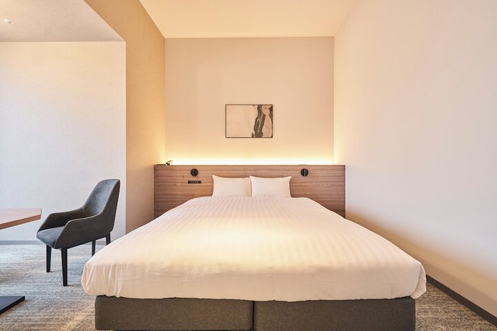 Room 4 of 95