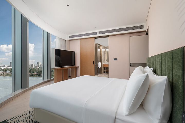 Room 18 of 67