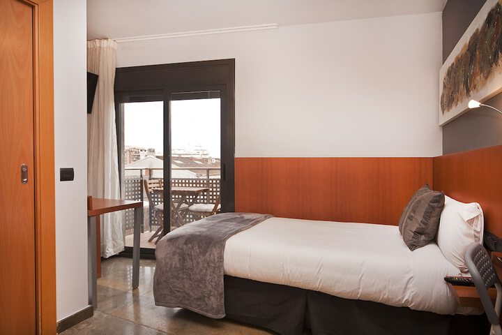 Room 4 of 42