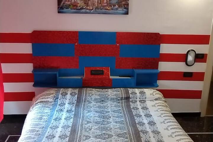 Room 16 of 38