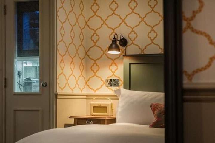 Room 10 of 88