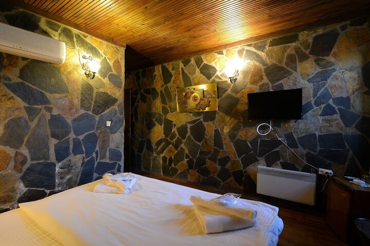 Room 8 of 39