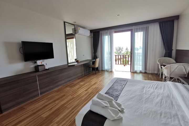 Room 4 of 71
