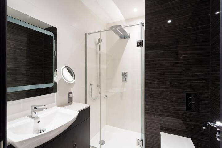 Bathroom Interior Photo