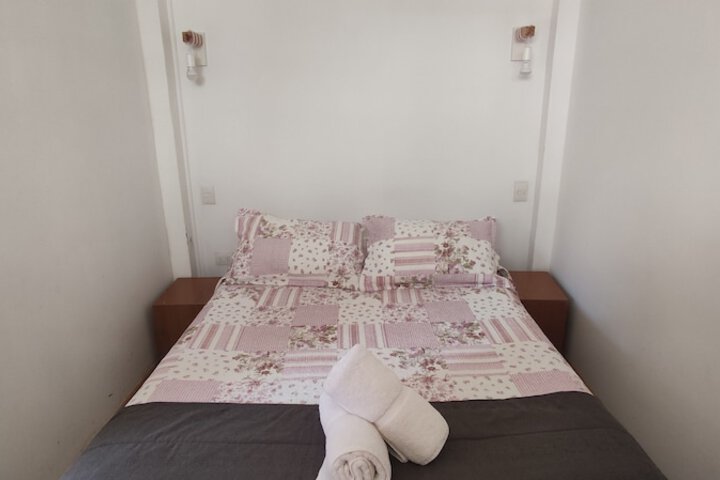 Room 8 of 68