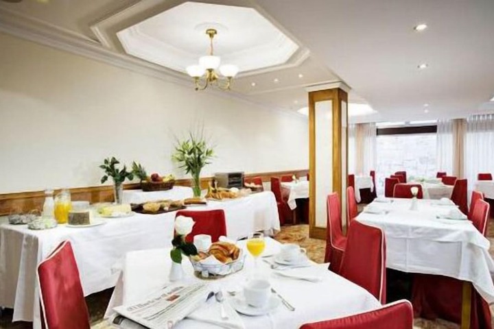 Breakfast/Coffee Service 20 of 46