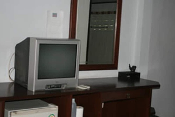 Room 8 of 14