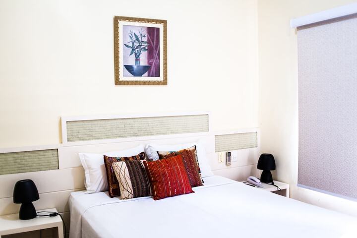 Room 8 of 115
