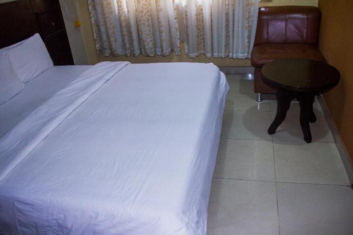 Room 10 of 10
