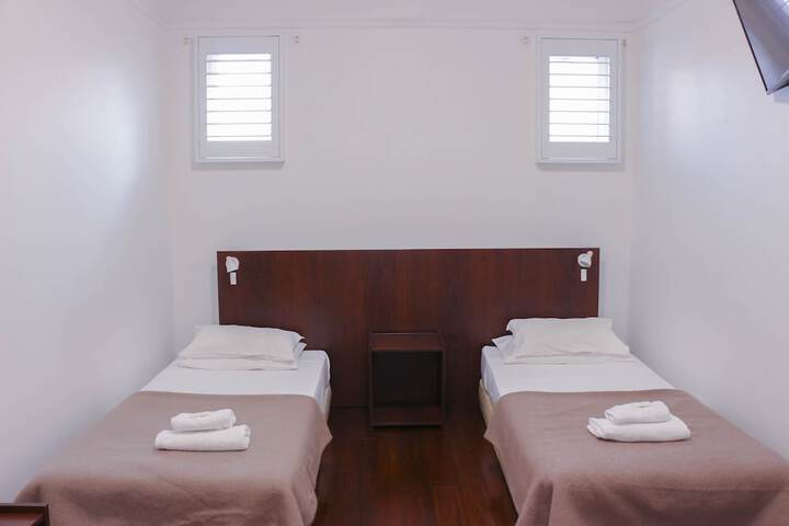 Room 2 of 31