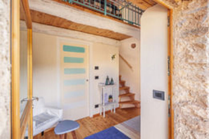Room 42 of 60