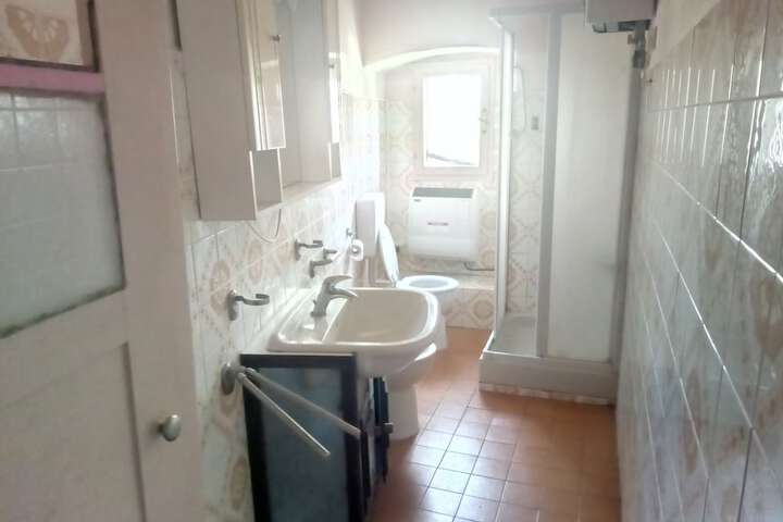 Room 31 of 32