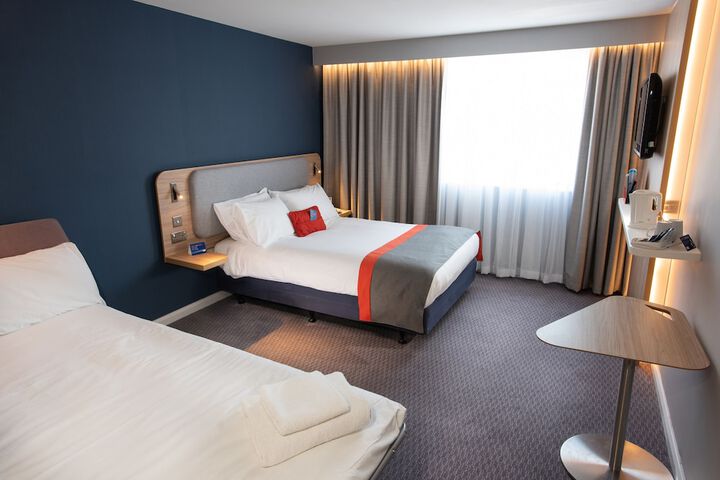 Room 2 of 22