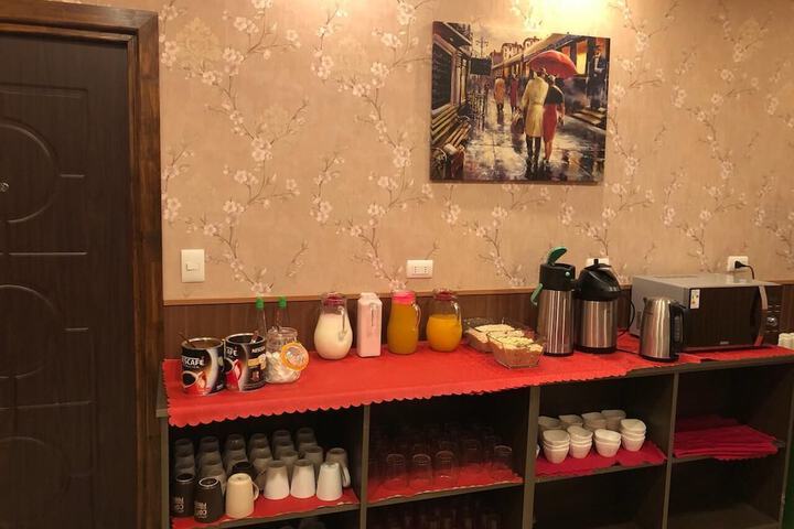 Room 8 of 11
