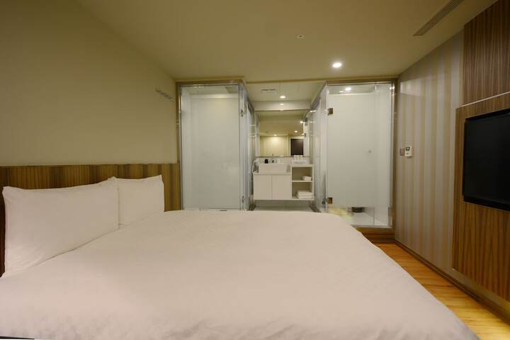 Room 4 of 41