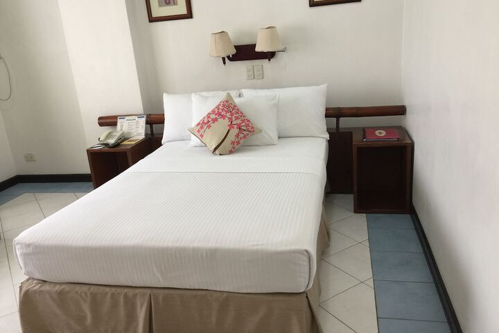 Room 8 of 39