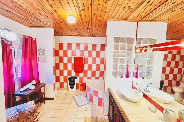 Room 45 of 60