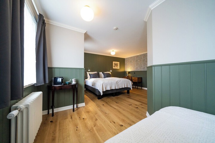 Room 93 of 179