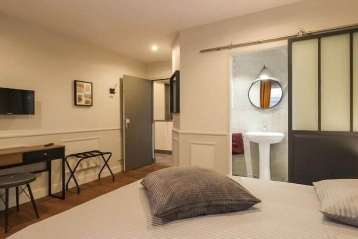 Room 10 of 40